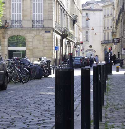 rue pavée Bordeaux